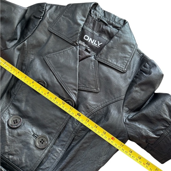 Women’s Leather Jacket Grunge Type Belted Button Close Size 40L Black - Picture 3 of 8